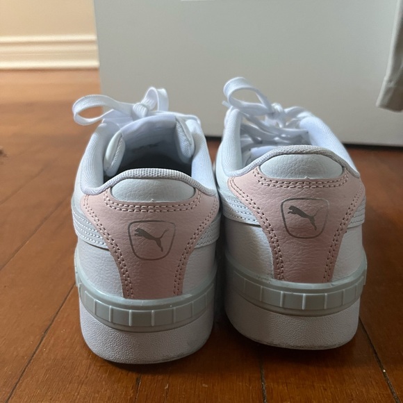 Puma women’s sneakers size 10 - NWOT - Picture 2 of 3
